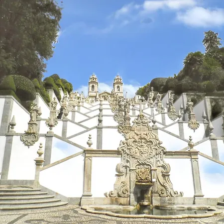 فيلة Elegant With Panoramic Views In Caniçada