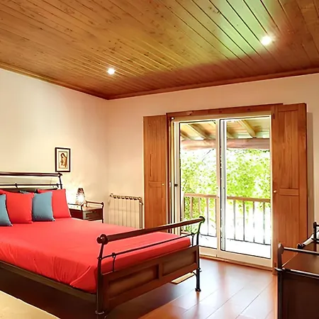 Elegant With Panoramic Views In * Caniçada