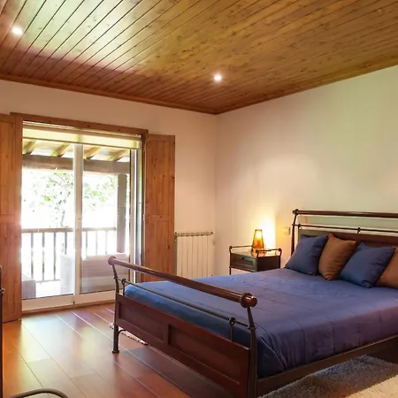 Villa Elegant With Panoramic Views In Caniçada